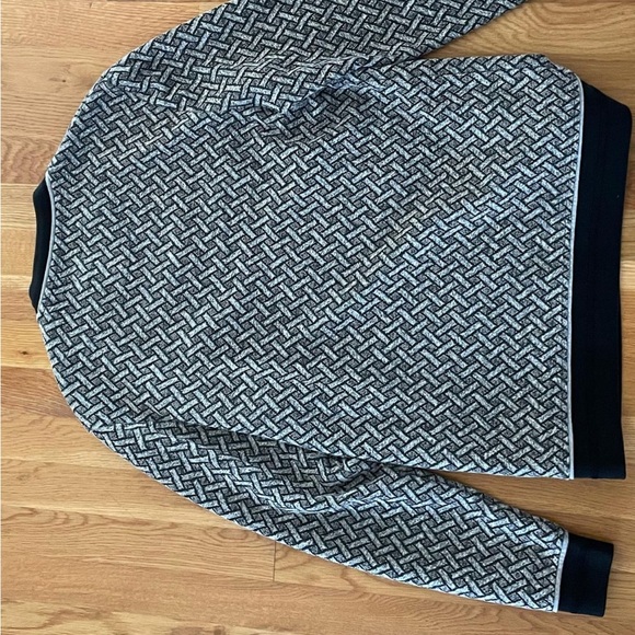 Vince Camuto slim fit diamond textured sweater, medium, condition is 10/10 - Picture 2 of 3